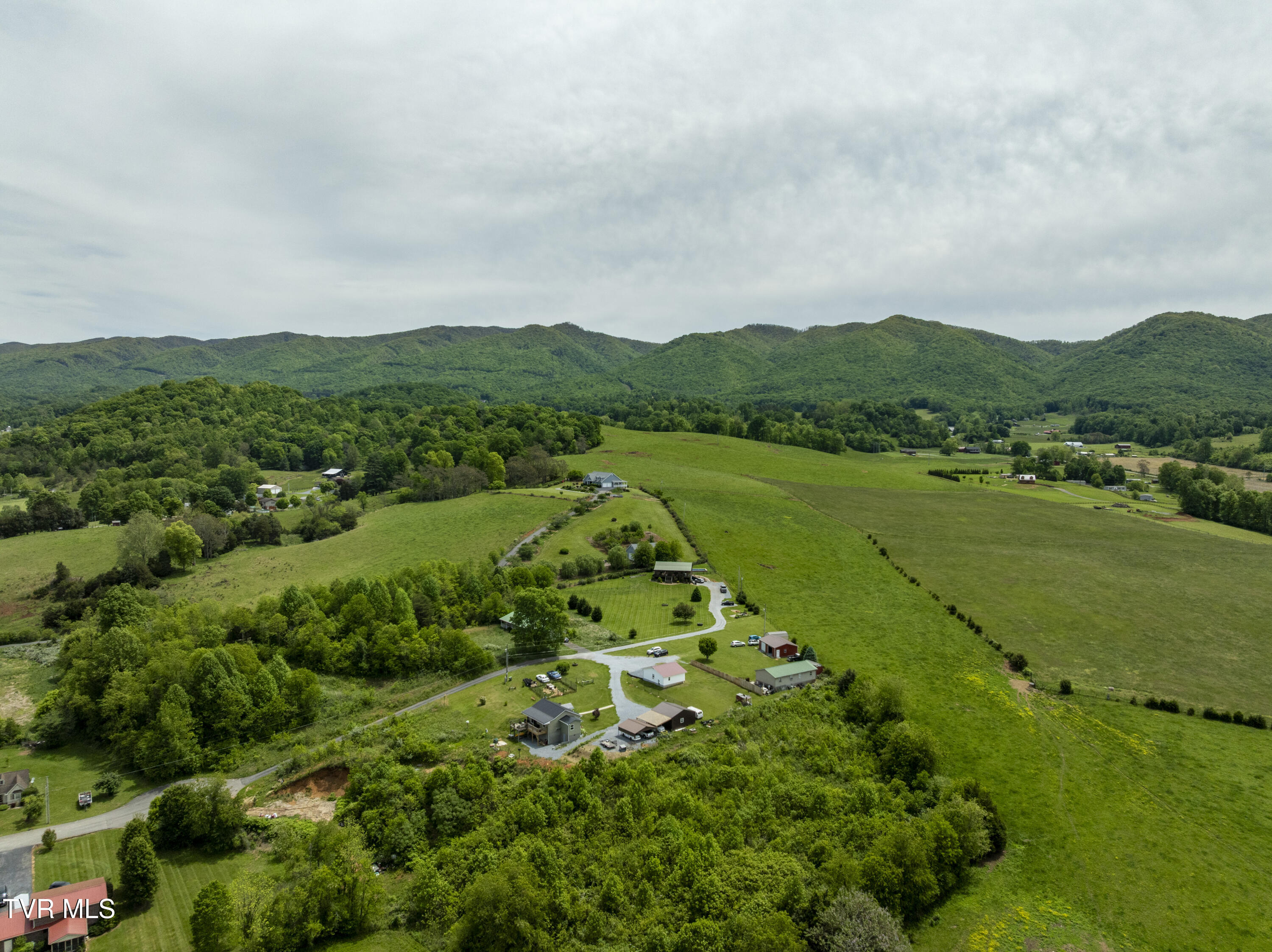 134 Creek Side Drive, Elizabethton, Tennessee image 29