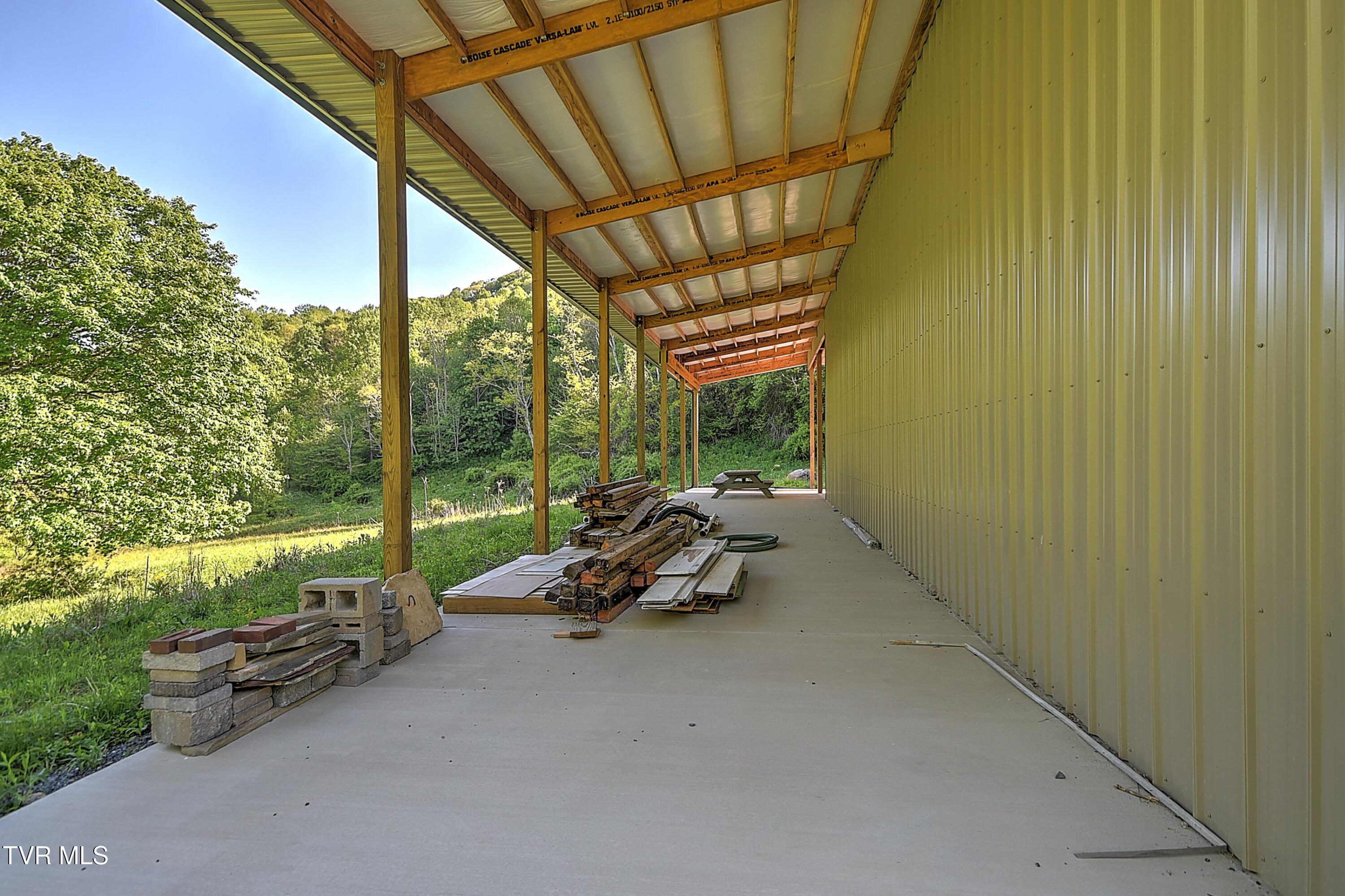699 Heaton Creek Road