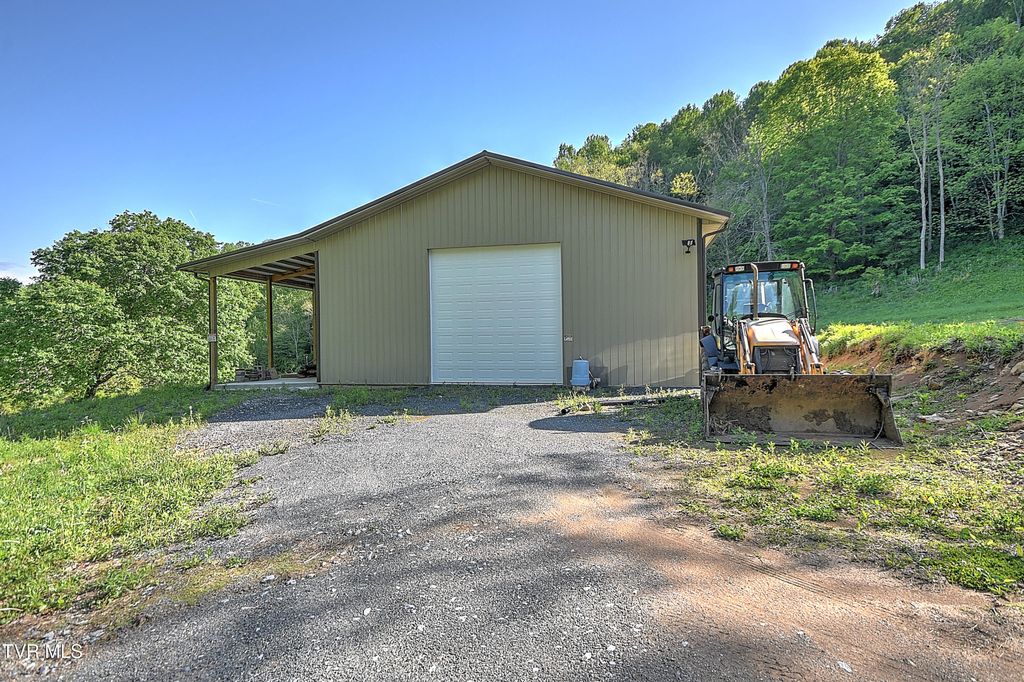 Photo of 699 Heaton Creek Road, Roan Mountain, TN 37687 (MLS # 9994952)