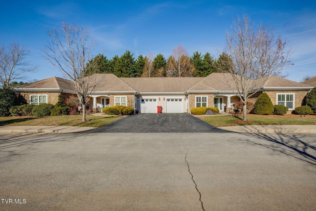 Photo of 211 University Parkway Pkwy #12, Johnson City, TN 37604 (MLS # 9989534)