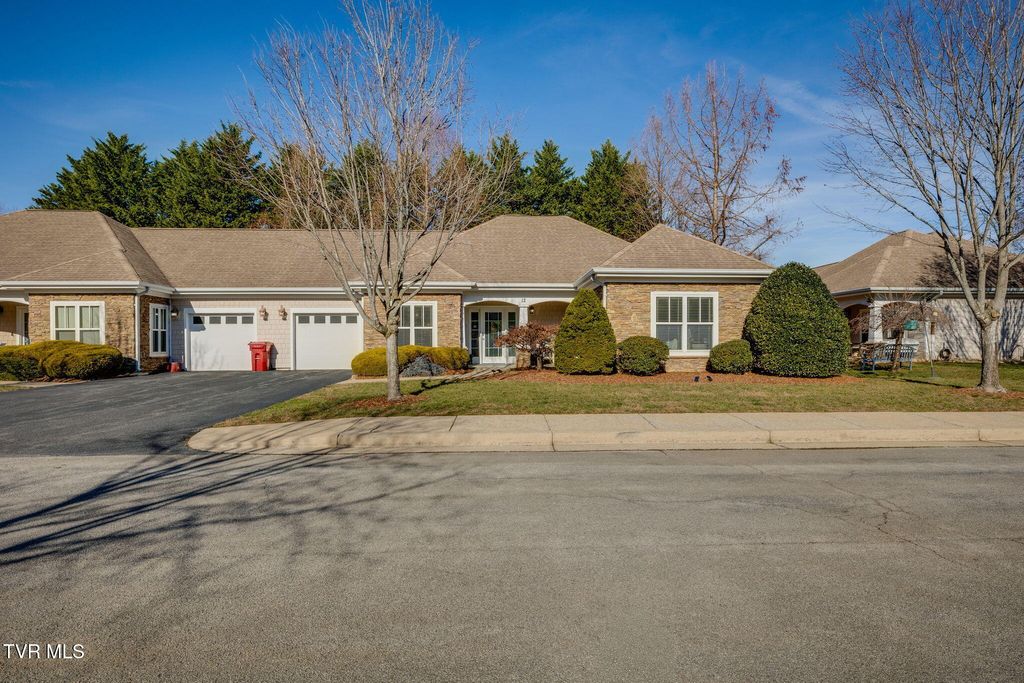 Photo of 211 University Parkway Pkwy #12, Johnson City, TN 37604 (MLS # 9989534)