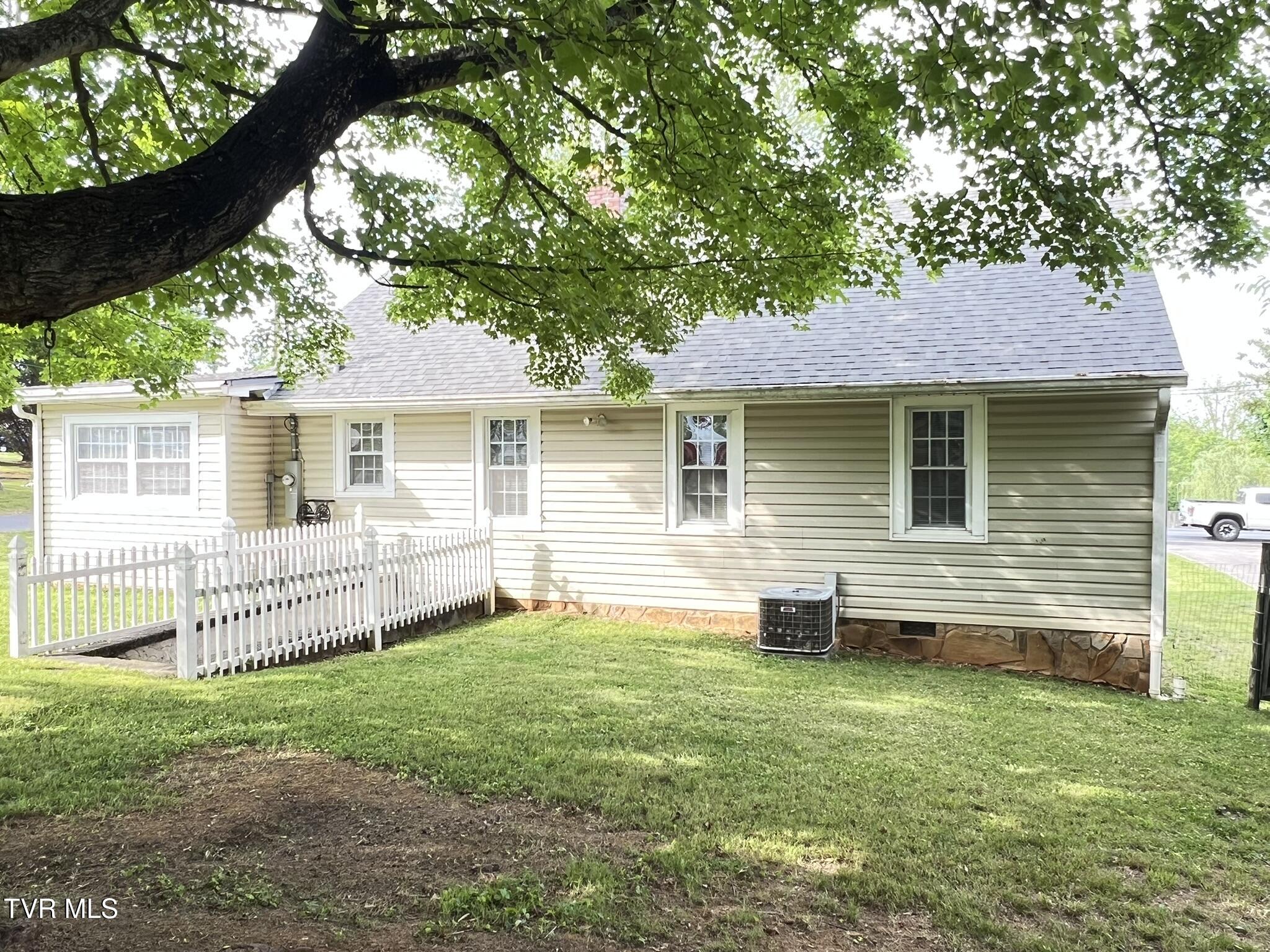 227 Mineral Street, Newport, Tennessee image 3