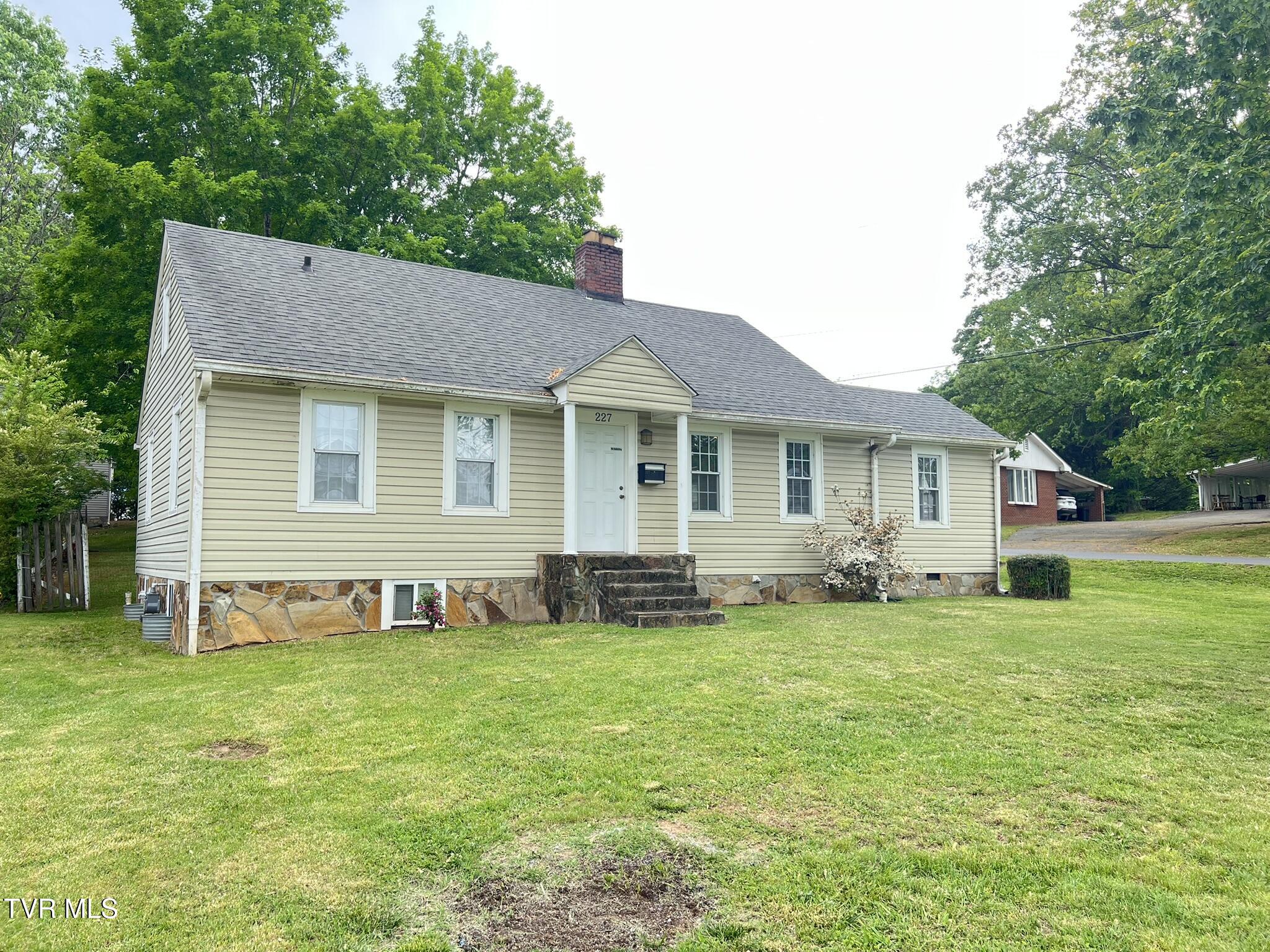227 Mineral Street, Newport, Tennessee image 2