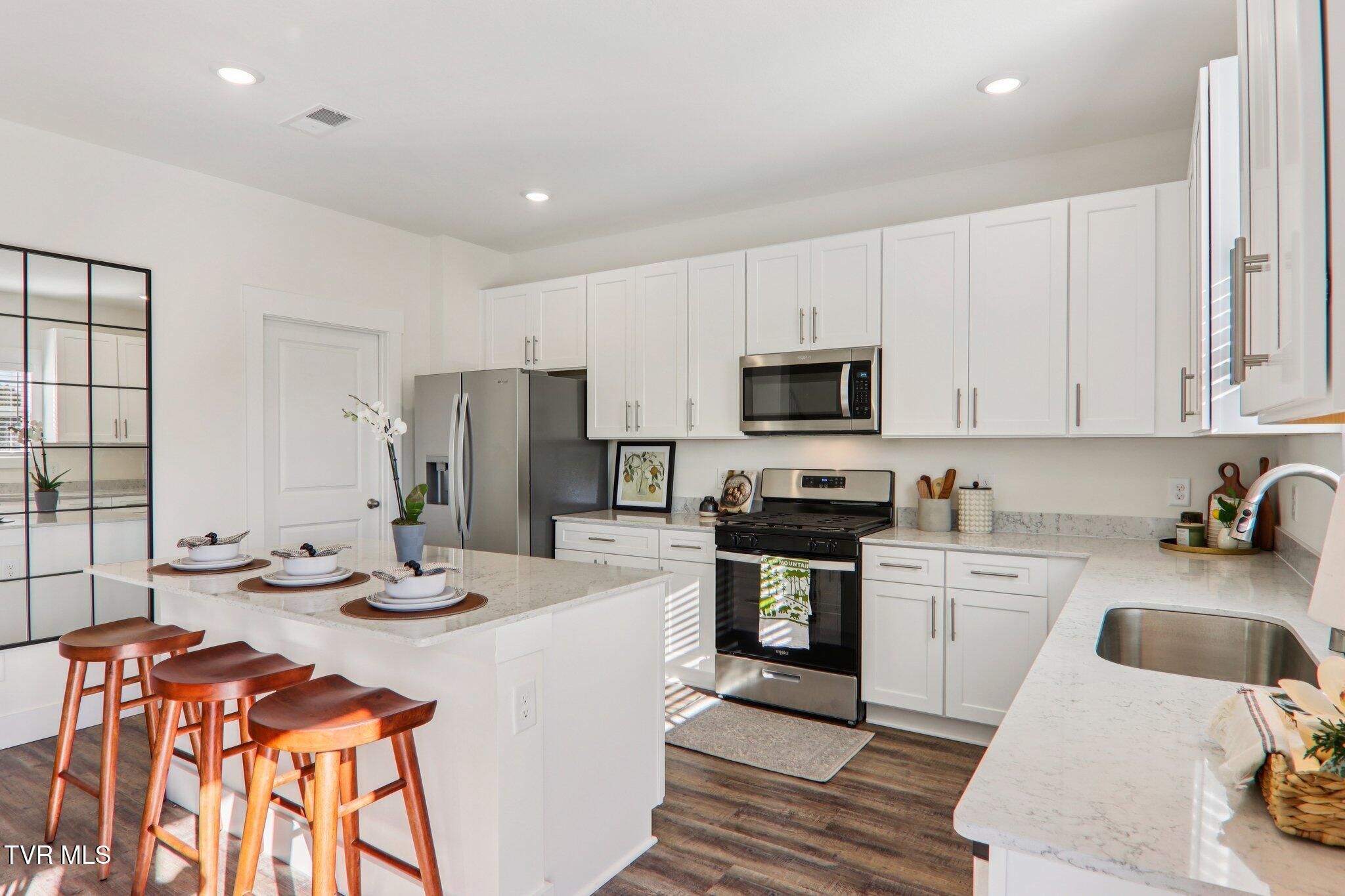 280 Chimney View Loop