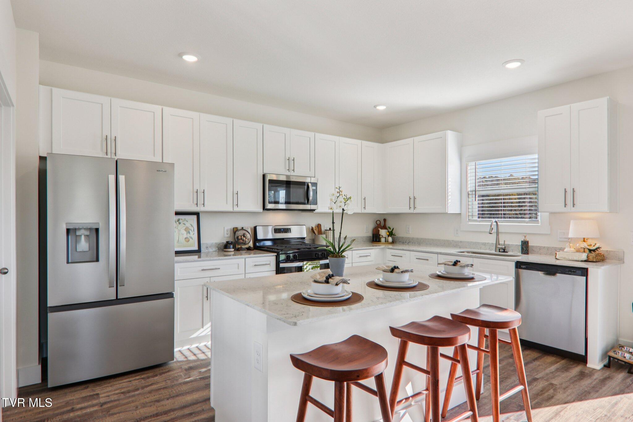 280 Chimney View Loop