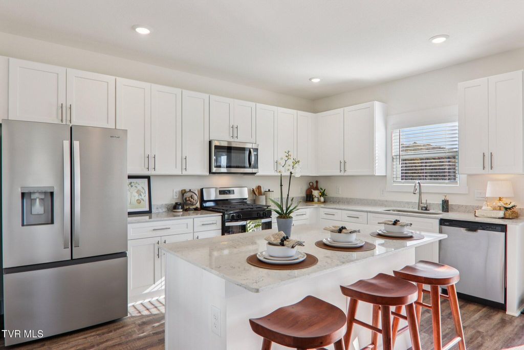 Photo of 280 Chimney View Loop, Blountville, TN 37617 (MLS # 9992255)