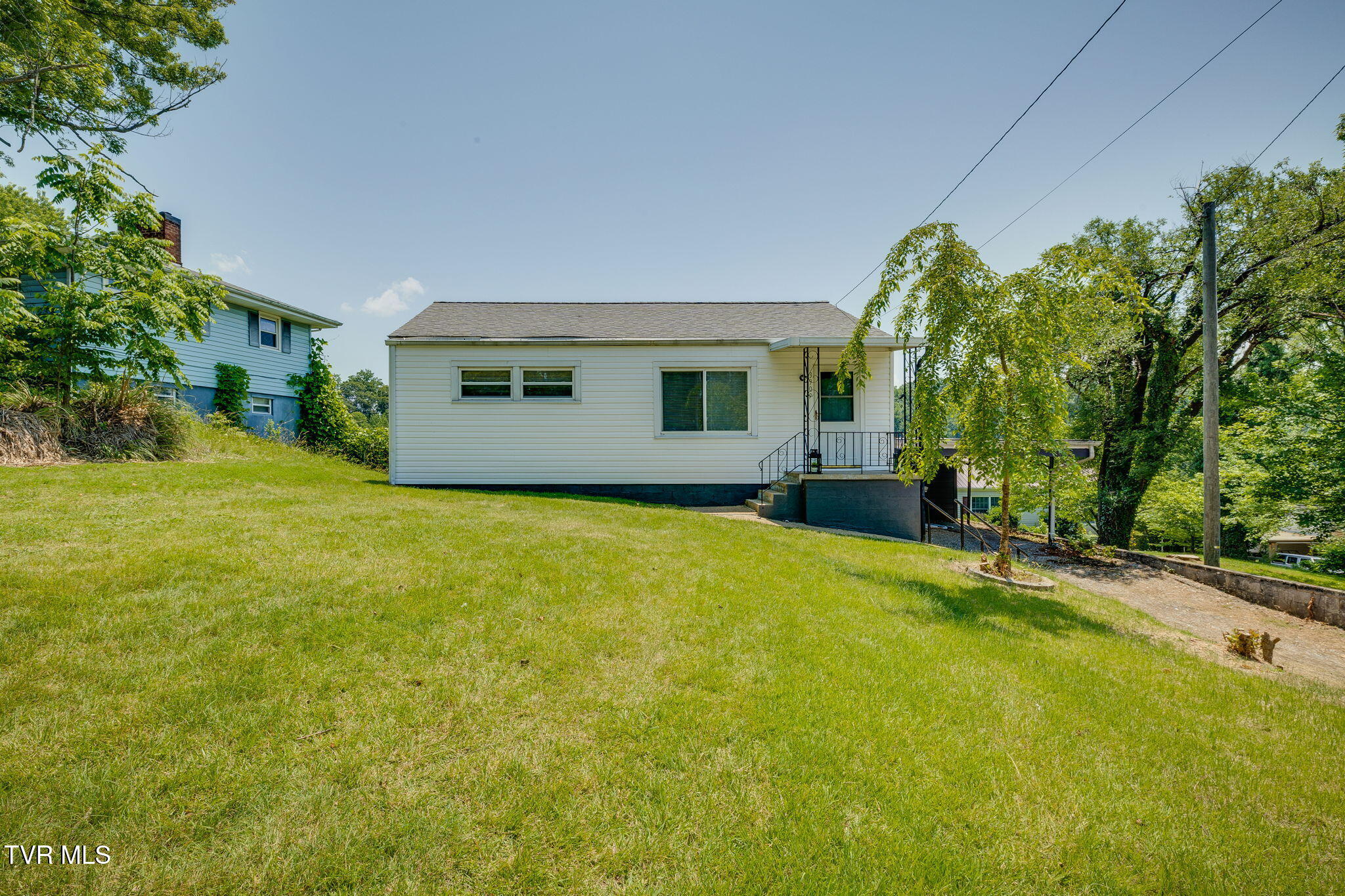 3909 Bond Drive, Kingsport, Tennessee image 1