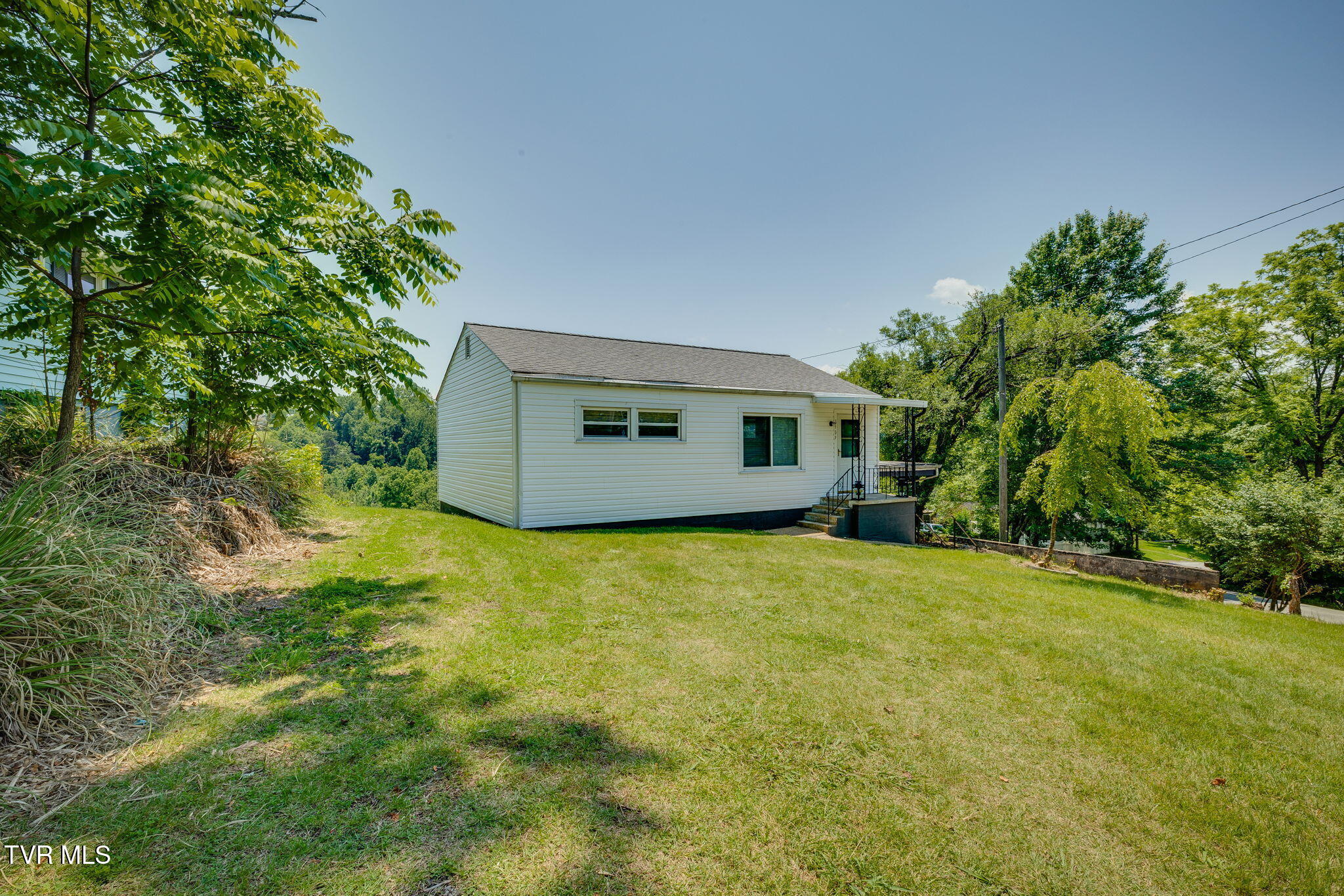 3909 Bond Drive, Kingsport, Tennessee image 2