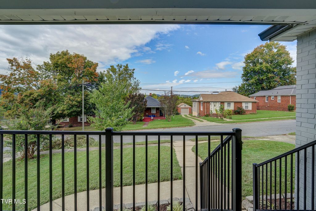 Photo of 809 Birch Street, Kingsport, TN 37664 (MLS # 9986539)
