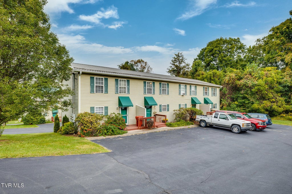 Photo of 2246 Forest Acres Drive #-, Johnson City, TN 37604 (MLS # 10001126)