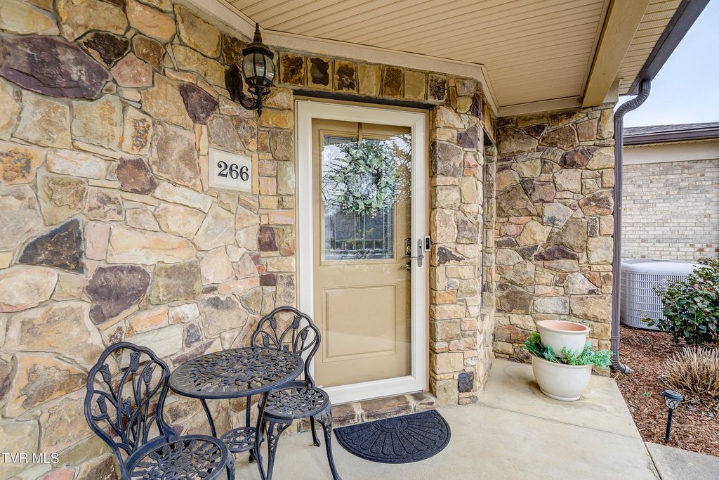 Photo of 266 Westshore Pointe #6c, Johnson City, TN 37601 (MLS # 9991676)