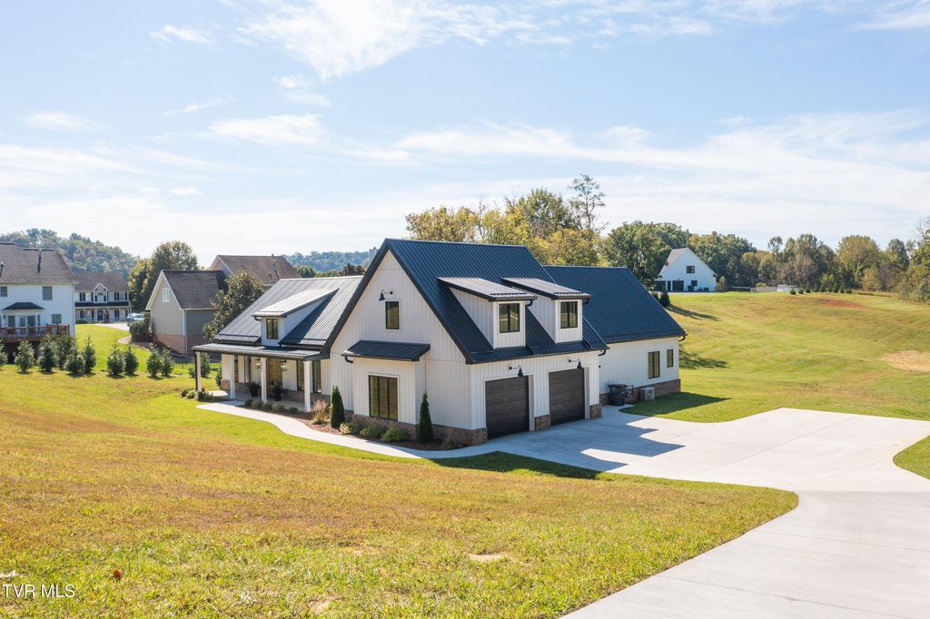 Photo of 3832 Lake Valley Road, Kingsport, TN 37664 (MLS # 9986675)