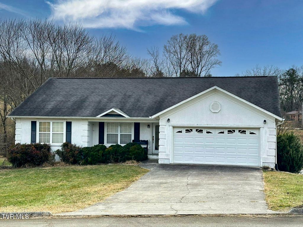 Photo of 1536 Boardwalk Circle, Morristown, TN 37814 (MLS # 9991115)