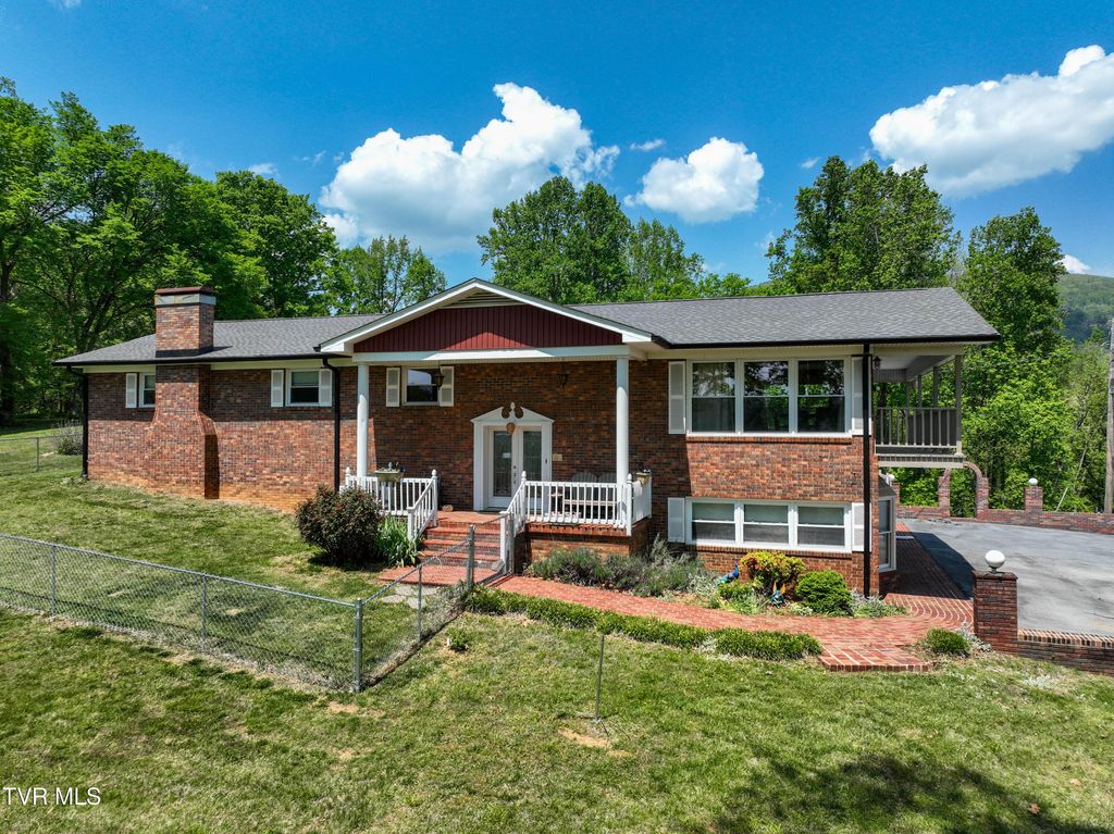 Photo of 161 Judge Ben Allen Road, Elizabethton, TN 37643 (MLS # 9994473)
