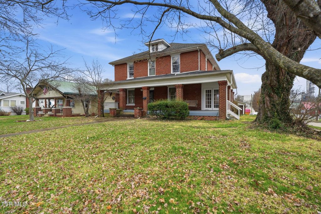 Photo of 1221 Sullivan Street, Kingsport, TN 37660 (MLS # 9991939)