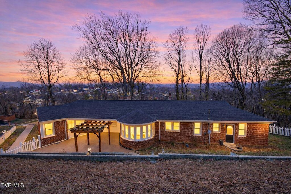 Photo of 4212 Skyland Lane, Kingsport, TN 37664 (MLS # 9991232)