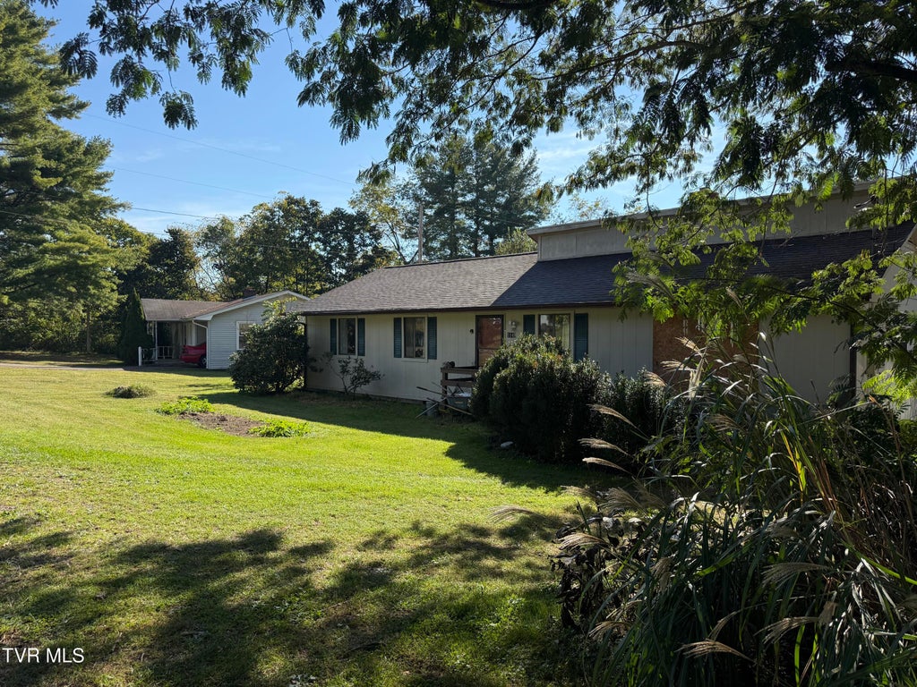 Photo of 1149 Rainbow Road, Mountain City, TN 37683 (MLS # 10001726)