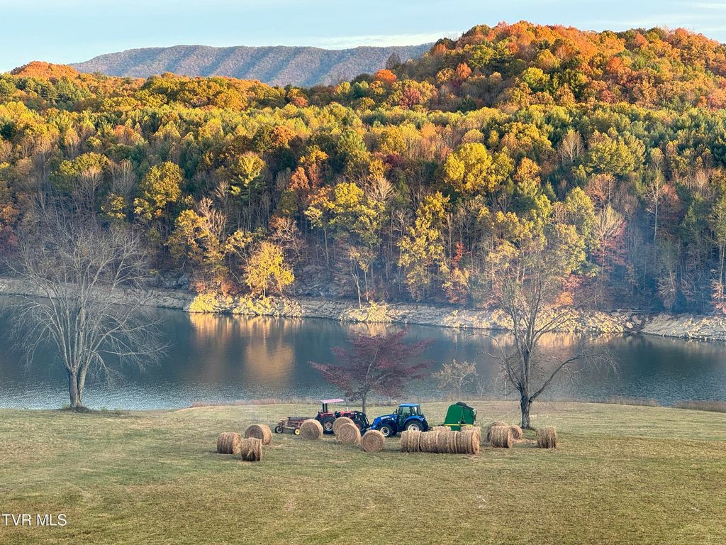 Photo of Tbd Tbd Mandalay Lane, Abingdon, VA 24211 (MLS # 9989512)