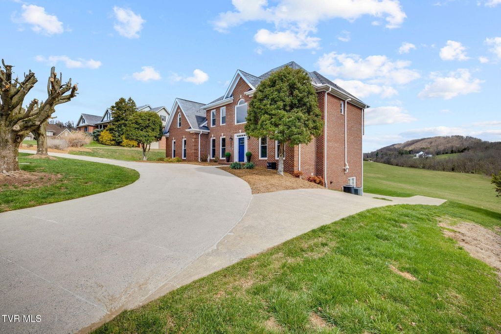 Photo of 1104 Wiembley Drive, Kingsport, TN 37664 (MLS # 9993027)