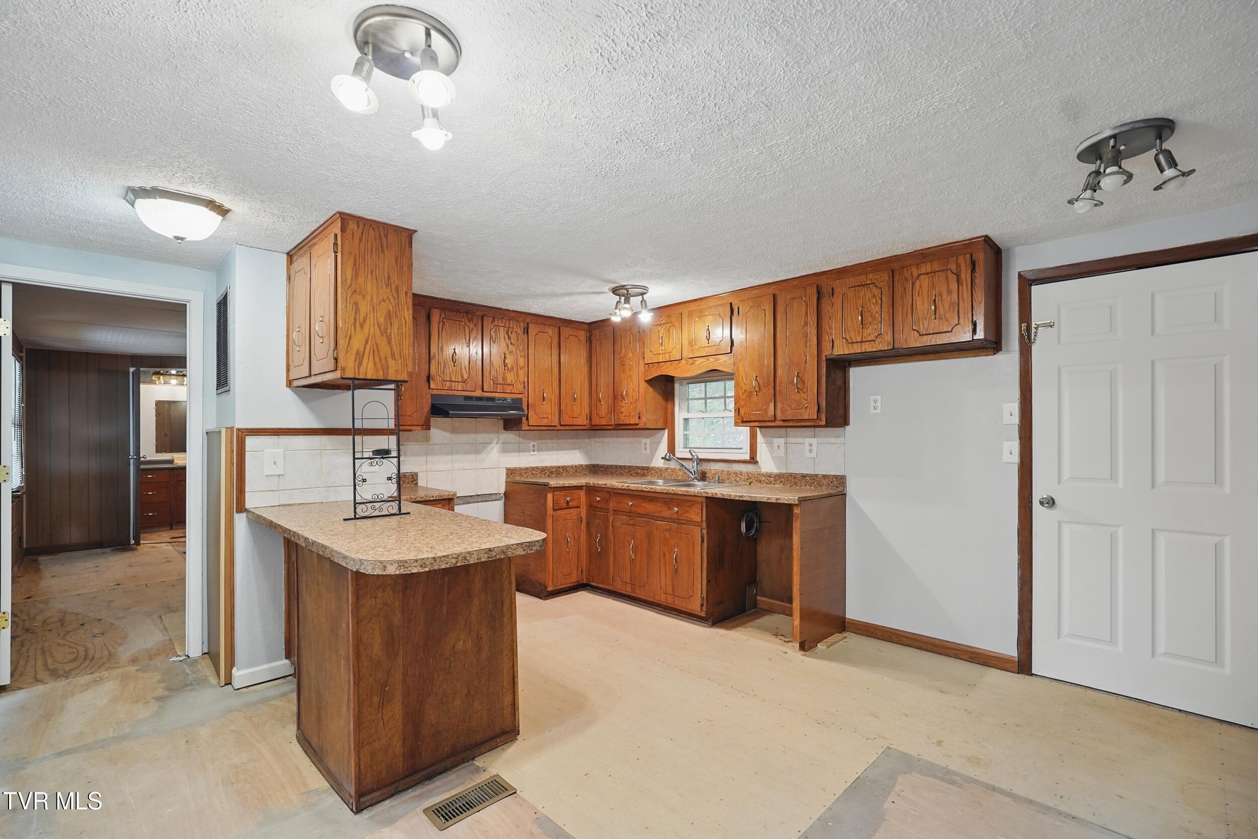 430 Arrowhead Drive, Duffield, Virginia image 6