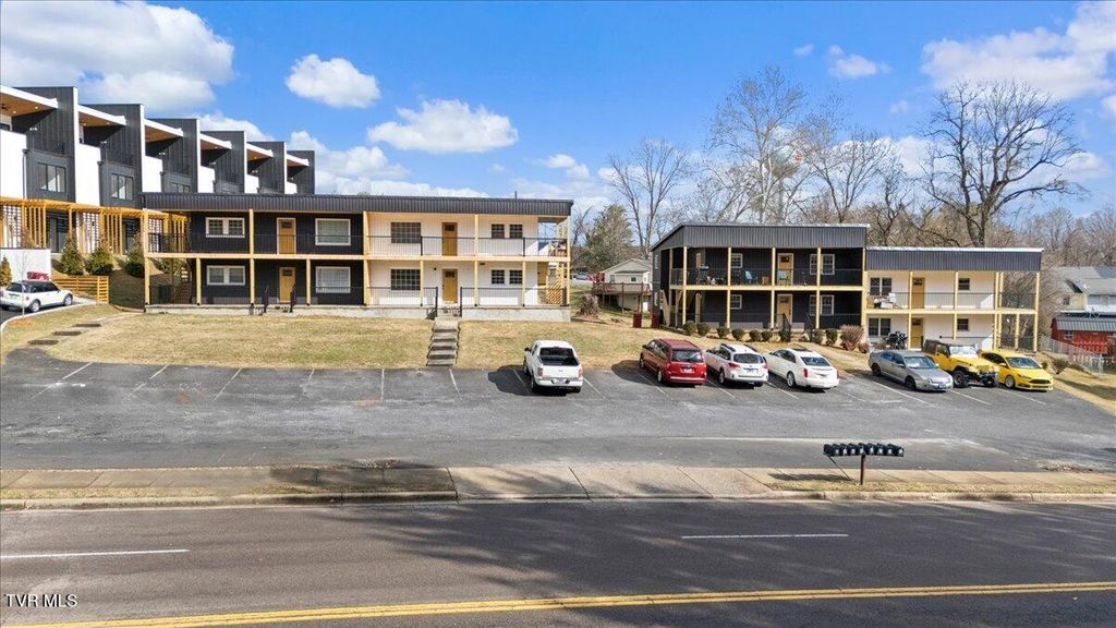 Photo of 1412 Knob Creek Road, Johnson City, TN 37604 (MLS # 9990357)