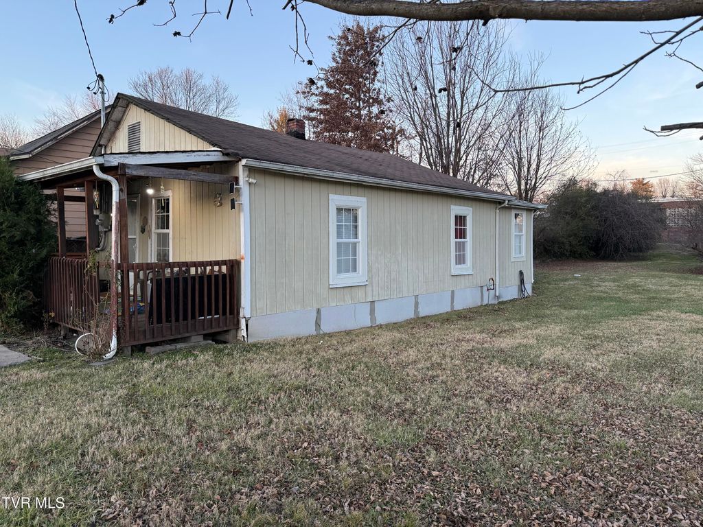 Photo of 906 Boone Street, Johnson City, TN 37604 (MLS # 9989248)