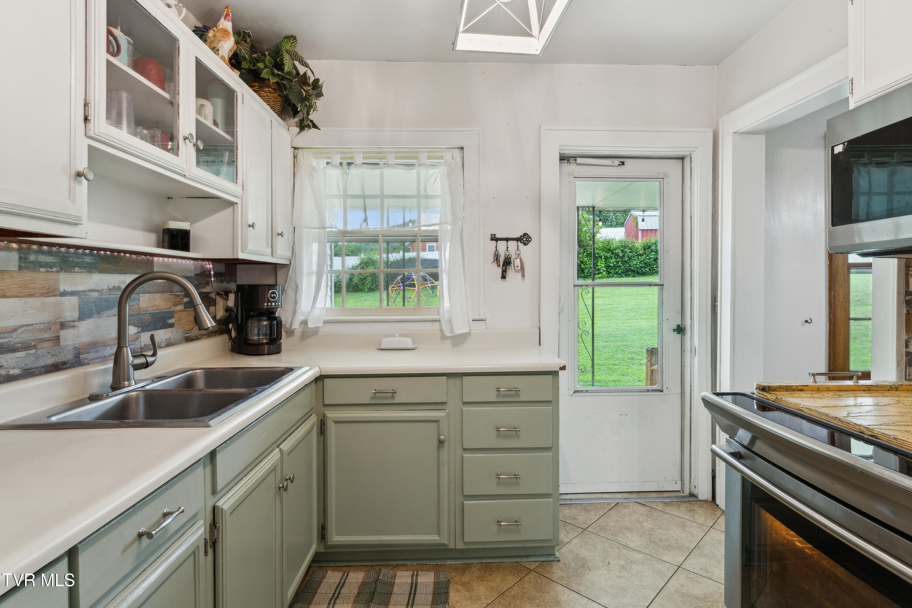 1006 Riverview Drive, Elizabethton, Tennessee image 12