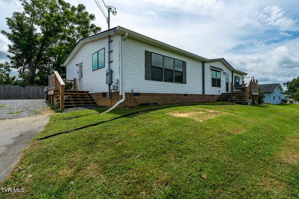 Photo of 595 Summerville Road, Kingsport, TN 37663 (MLS # 9999224)
