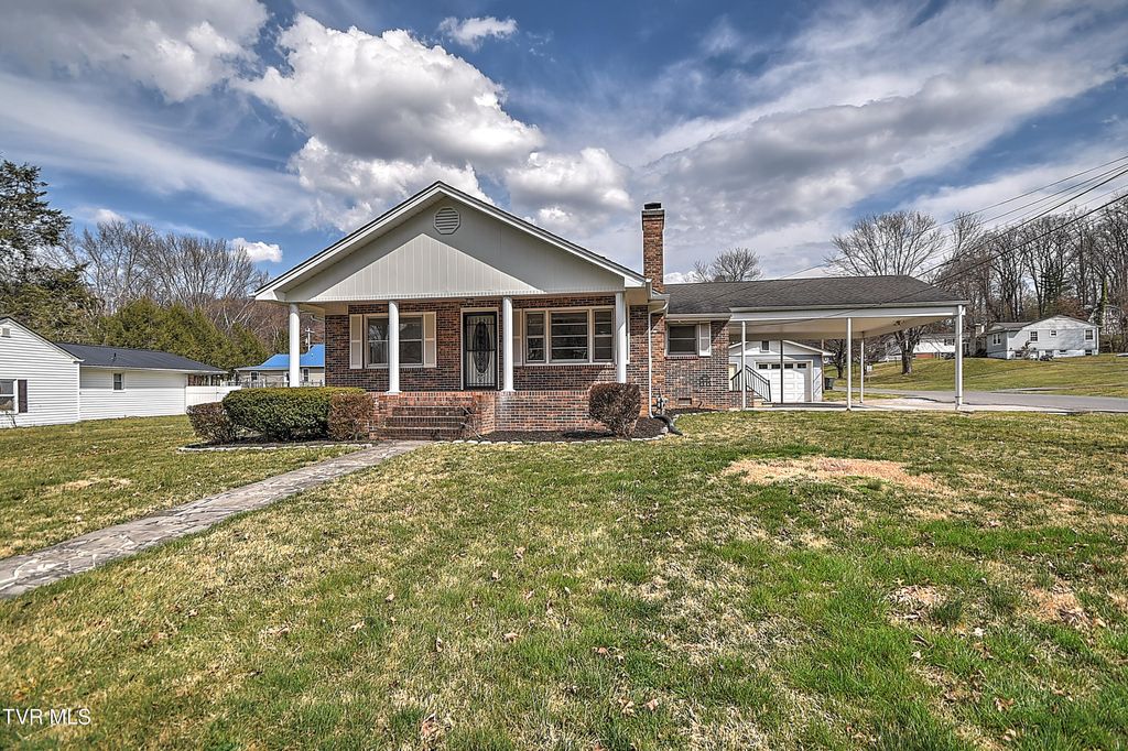 Photo of 711 Parkway Boulevard, Elizabethton, TN 37643 (MLS # 9992319)