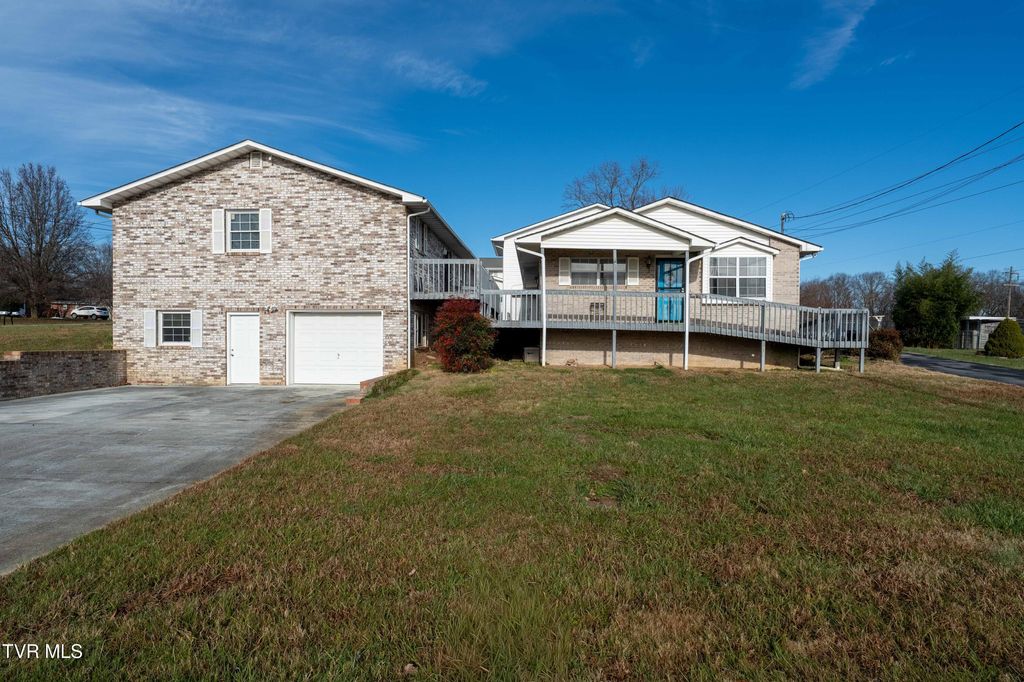 Photo of 156 Brightridge Drive, Johnson City, TN 37615 (MLS # 9988990)