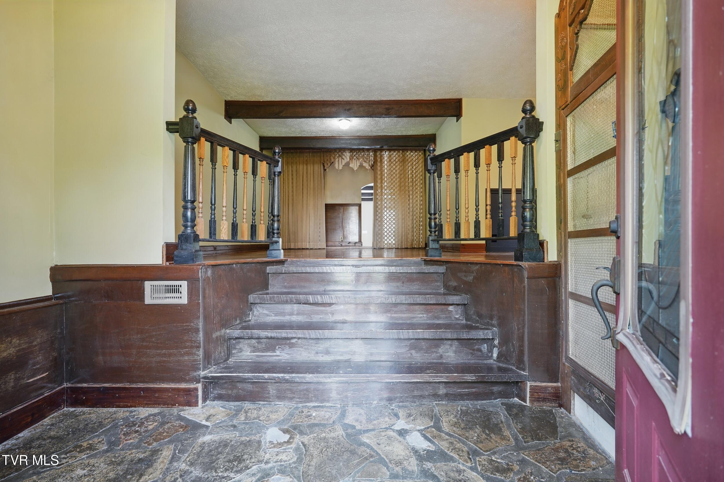 11316 Boggs Hollow Road, Pound, Virginia image 5