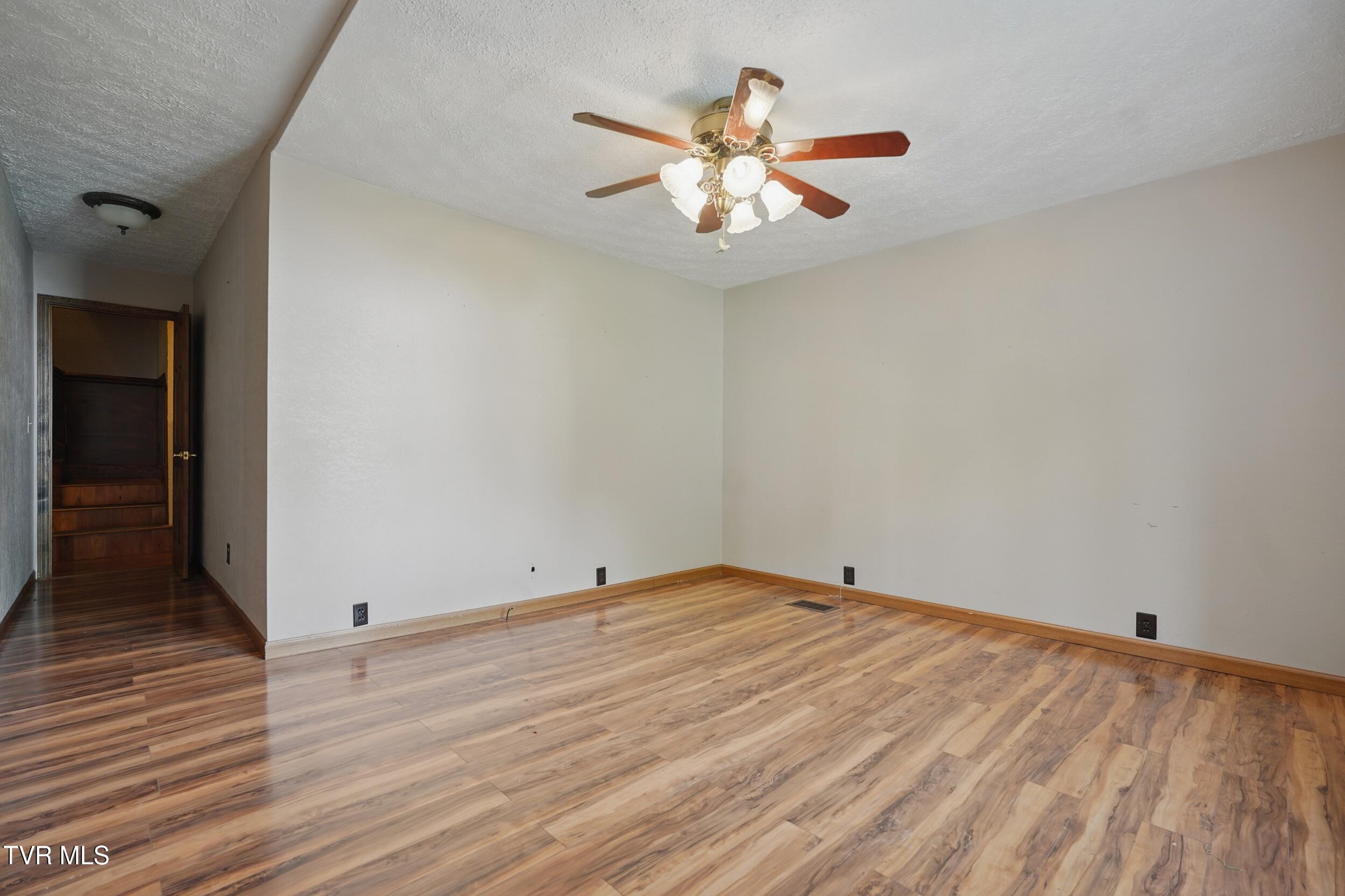 11316 Boggs Hollow Road, Pound, Virginia image 17