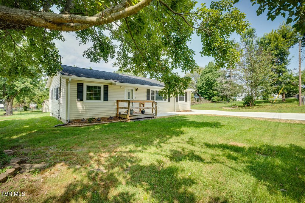 Photo of 508 Chapman Street, Johnson City, TN 37604 (MLS # 9991396)