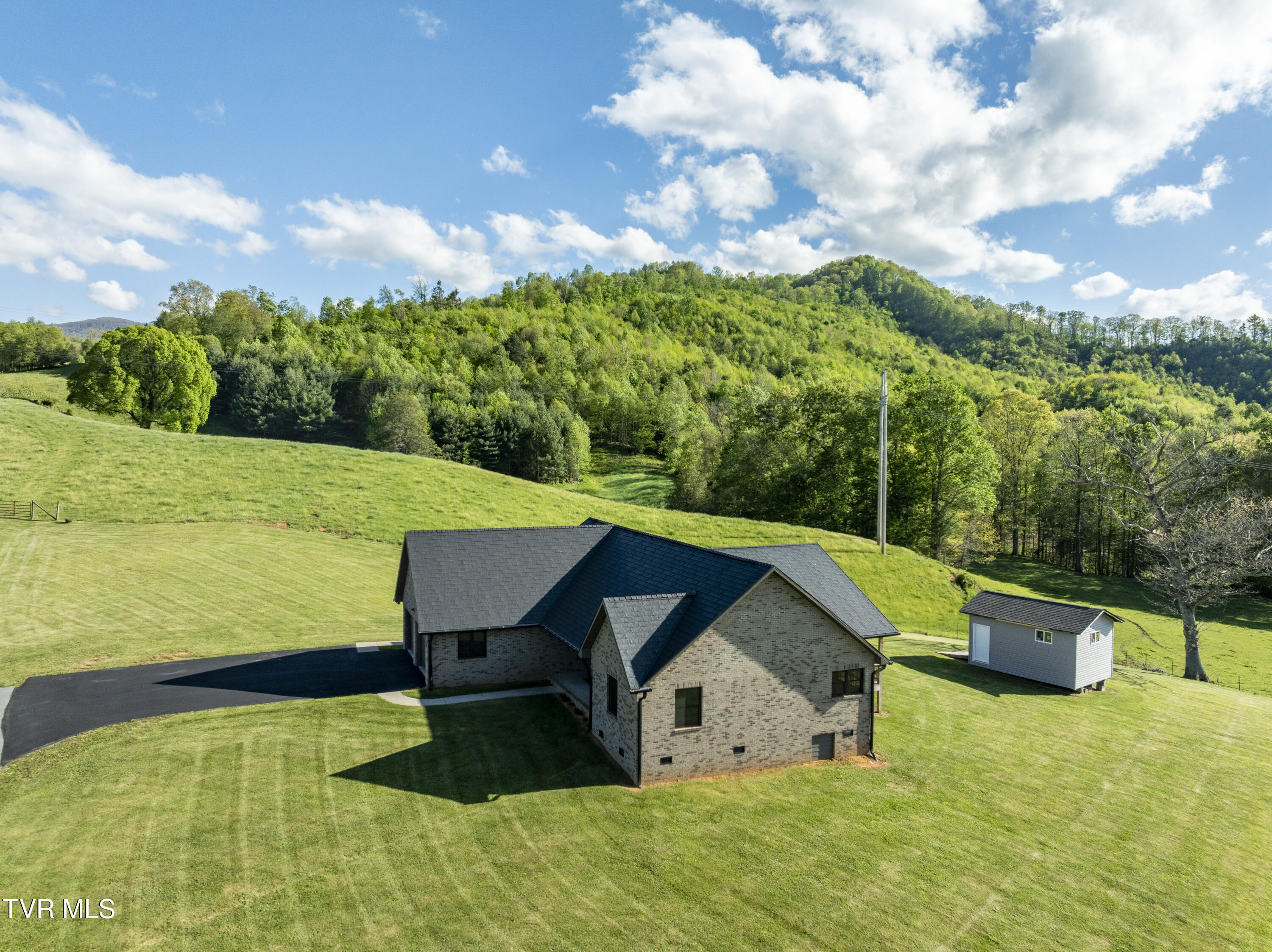 138 Ray Cemetery Road, Roan Mountain, Tennessee image 47