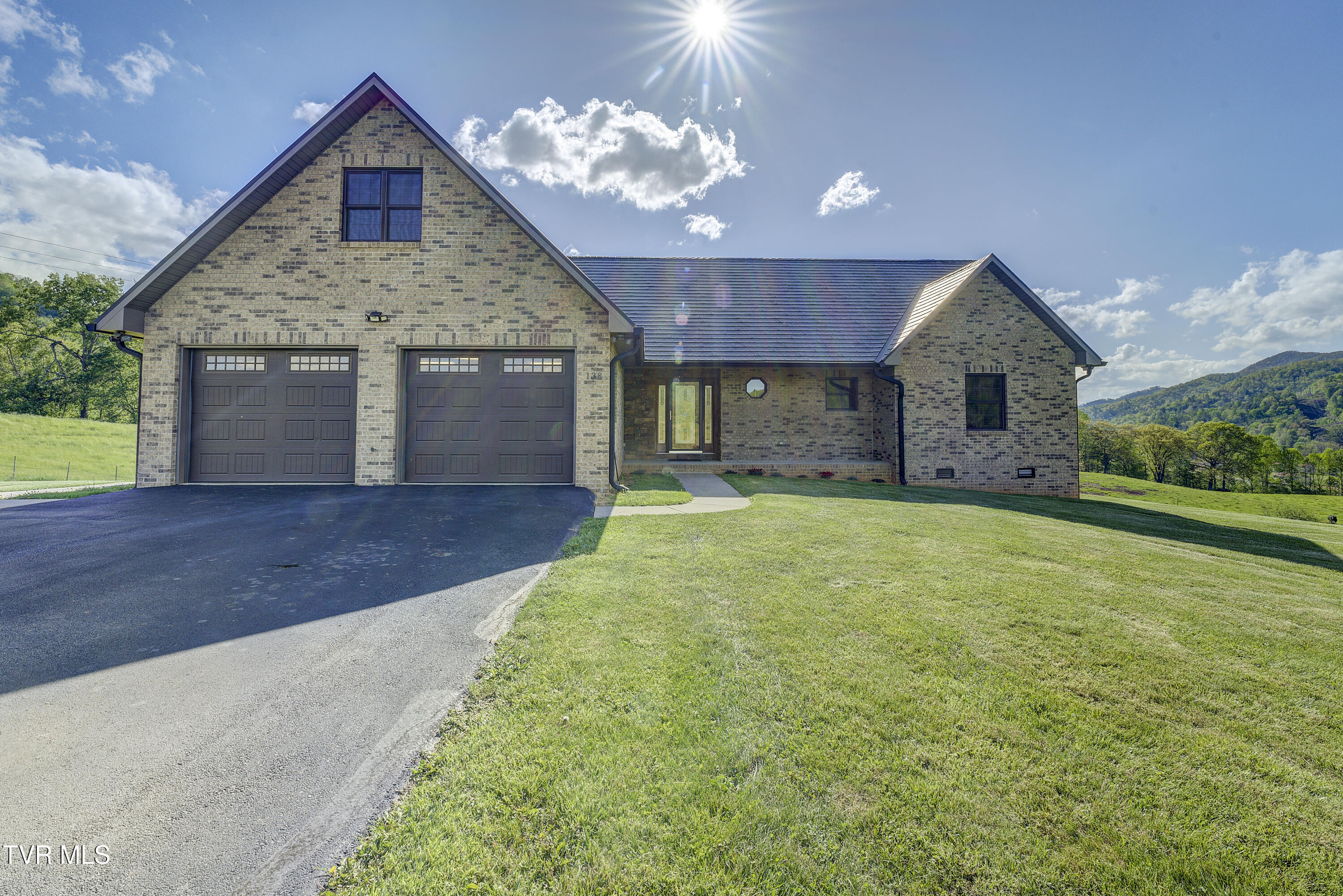 138 Ray Cemetery Road, Roan Mountain, Tennessee image 1