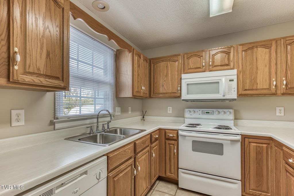 Photo of 716 King Springs Road #Apt 7, Johnson City, TN 37601 (MLS # 9993209)
