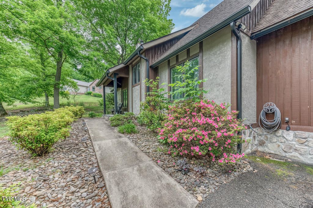 Photo of 912 Katies Way, Johnson City, TN 37615 (MLS # 9992519)