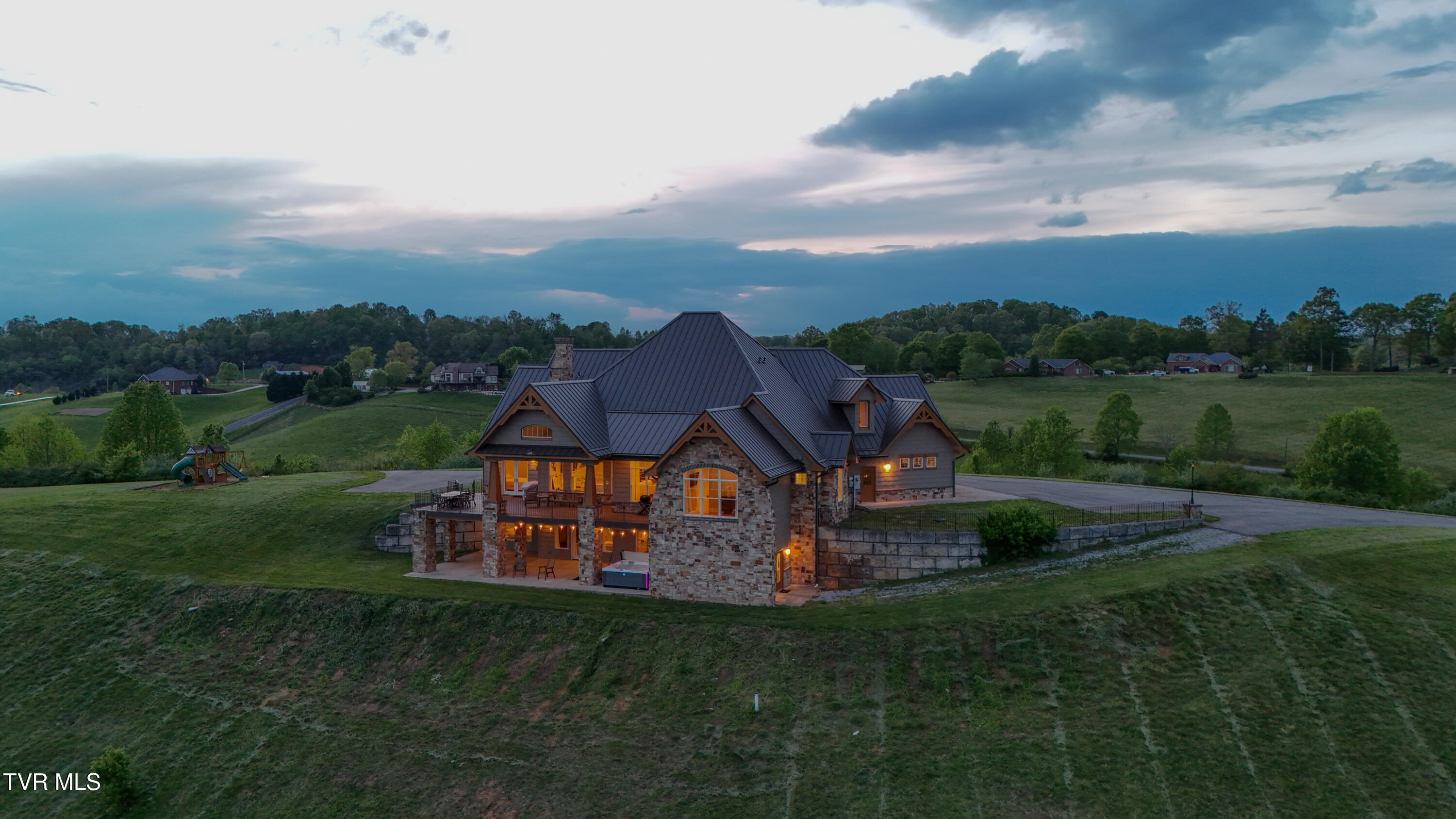 640 Hamilton Hill Road, Bluff City, Tennessee image 6