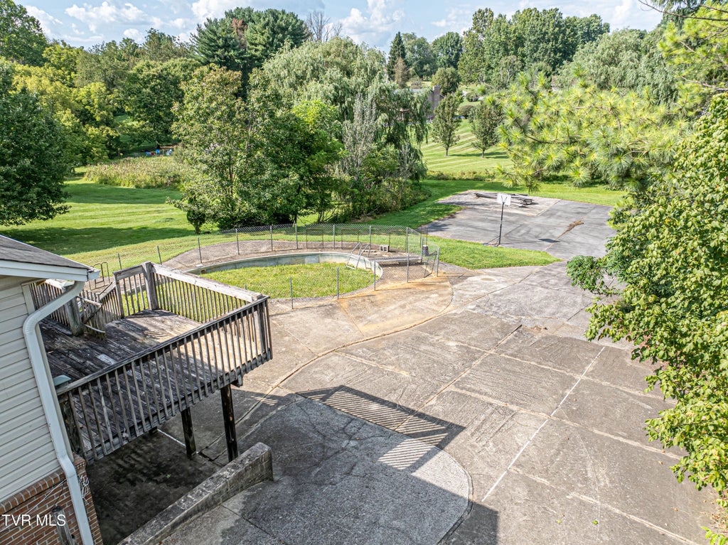 Photo of 285 Bogey Drive, Abingdon, VA 24211 (MLS # 10000348)