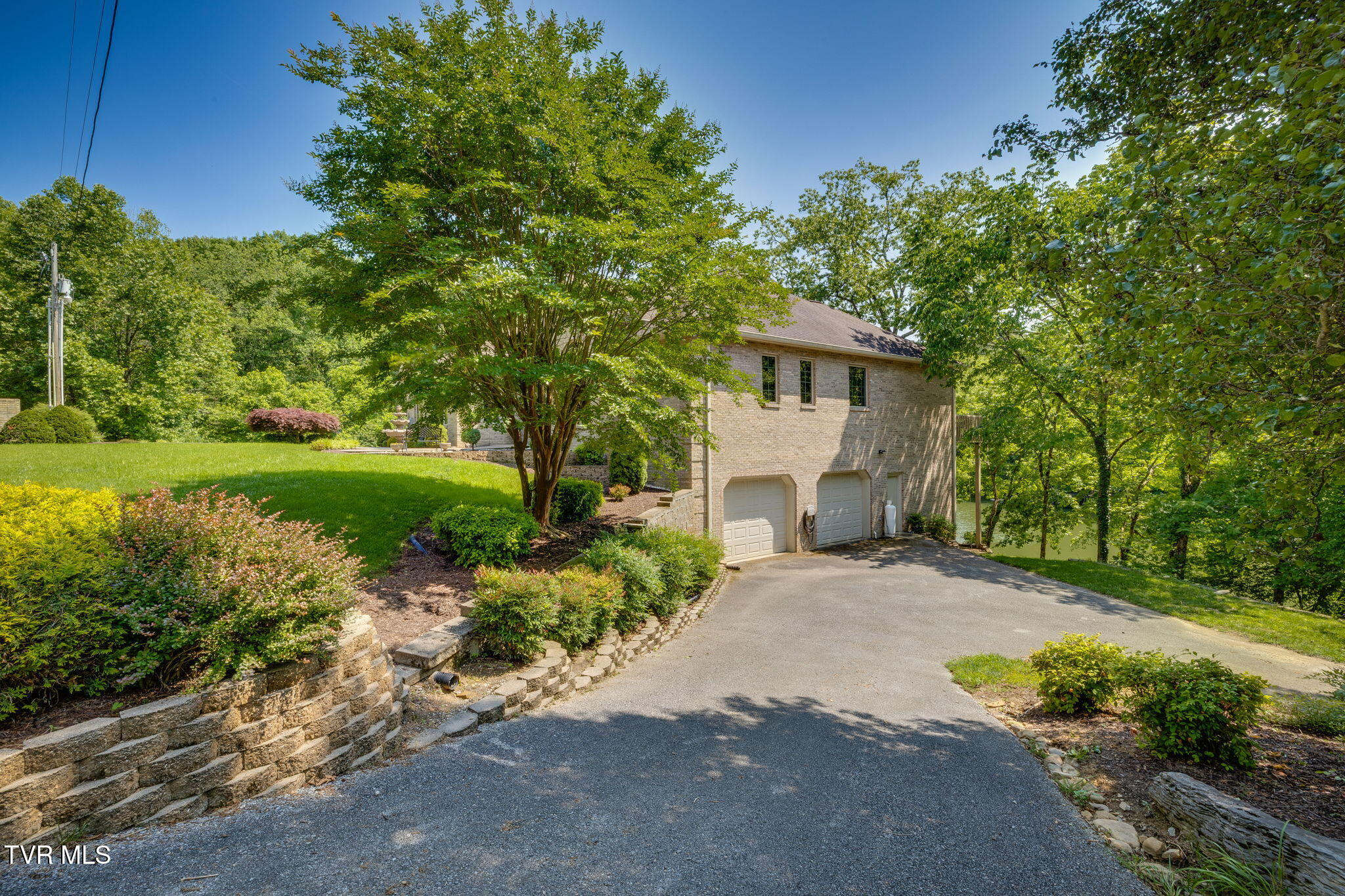 100 Pointe Drive, Piney Flats, Tennessee image 3