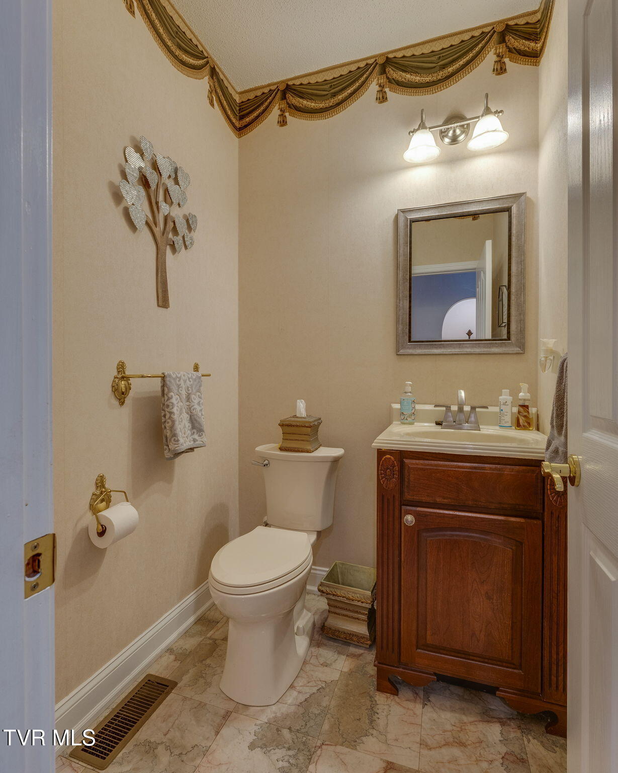 100 Pointe Drive, Piney Flats, Tennessee image 22