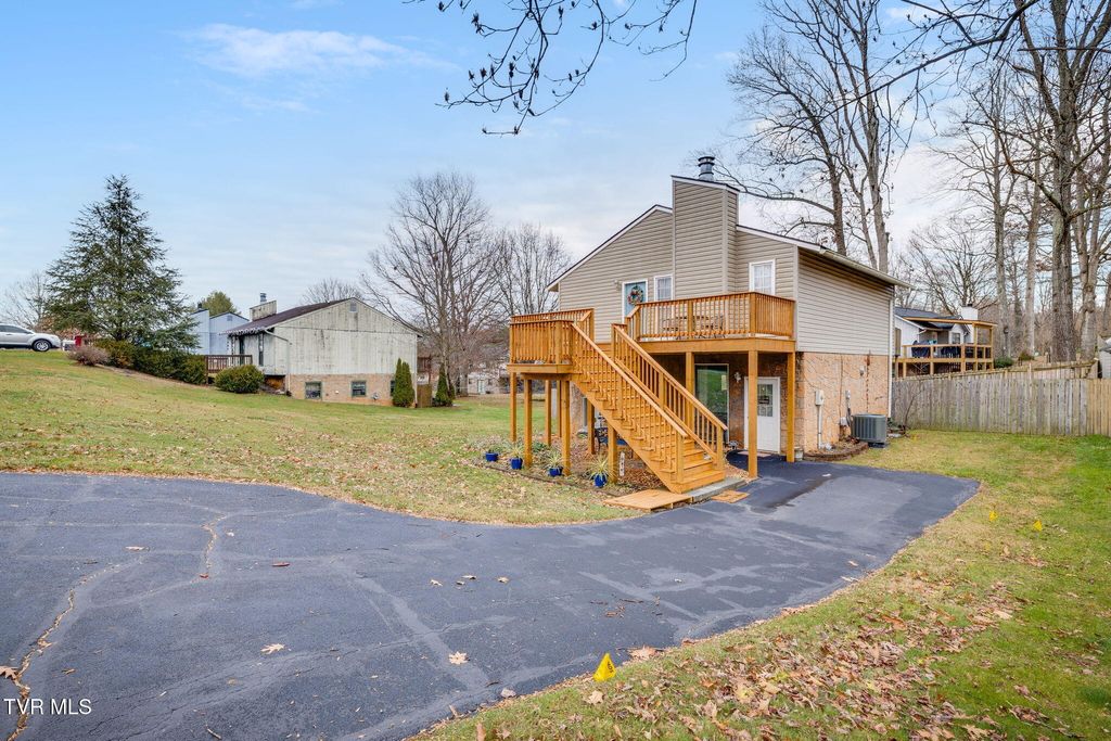 Photo of 1813 Todd Drive, Johnson City, TN 37604 (MLS # 9989242)