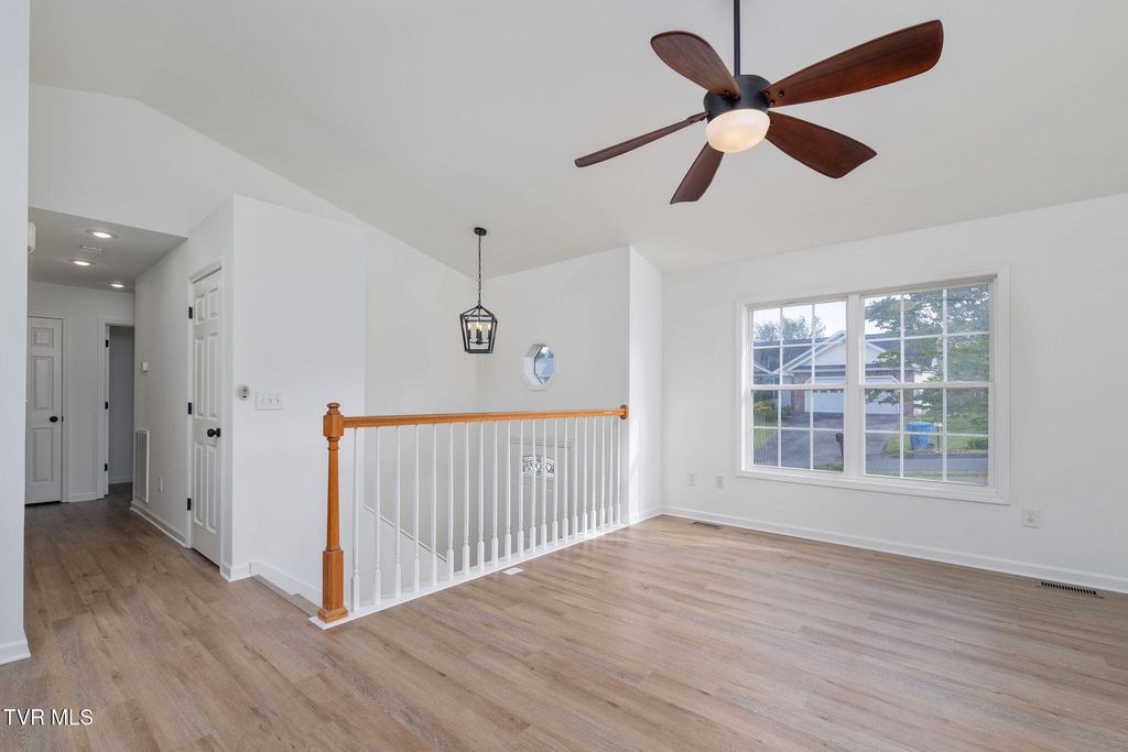 Photo of 26 Mountain Creek Court, Jonesborough, TN 37659 (MLS # 9995043)