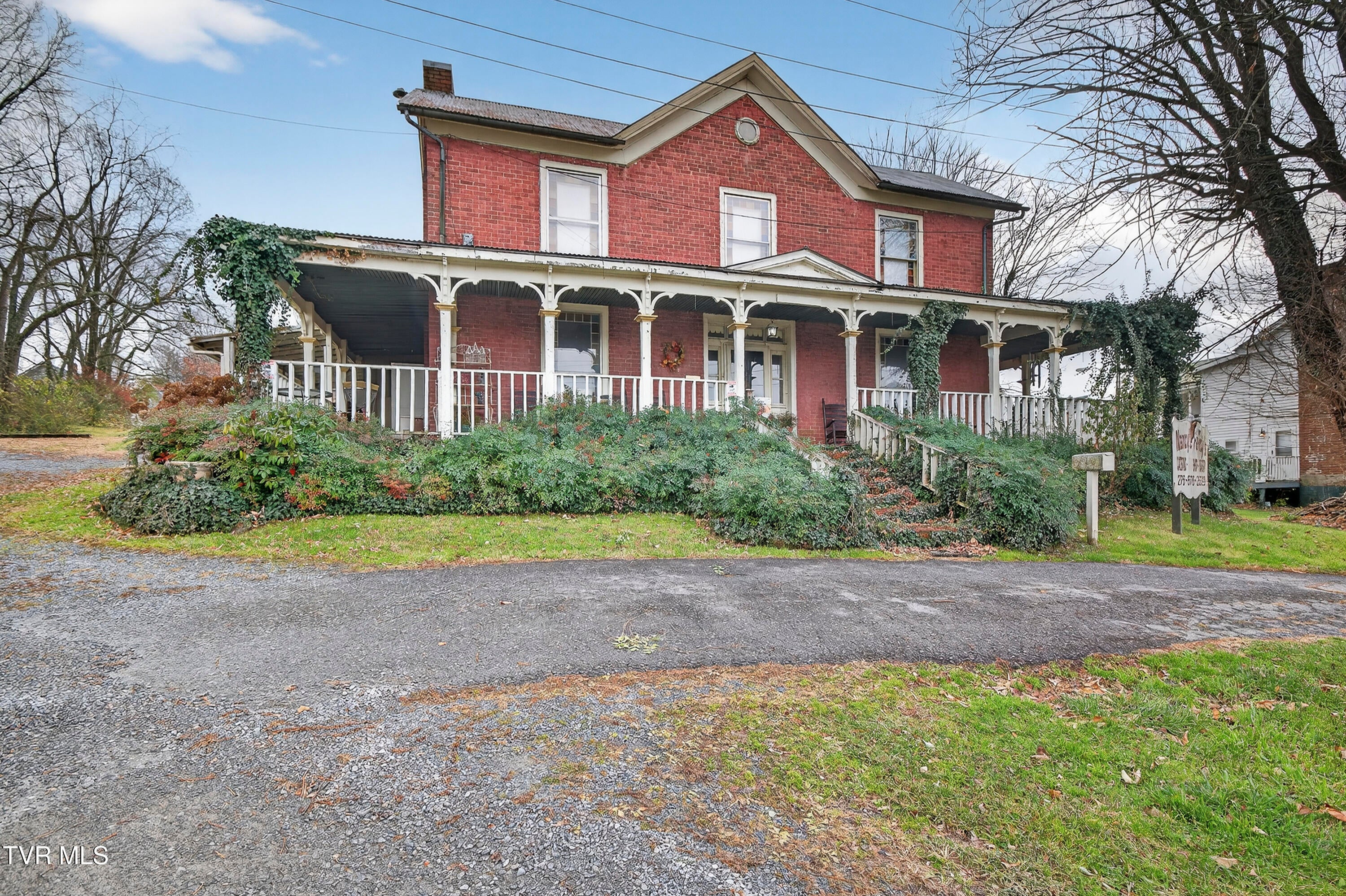 302 Southwest Front Street