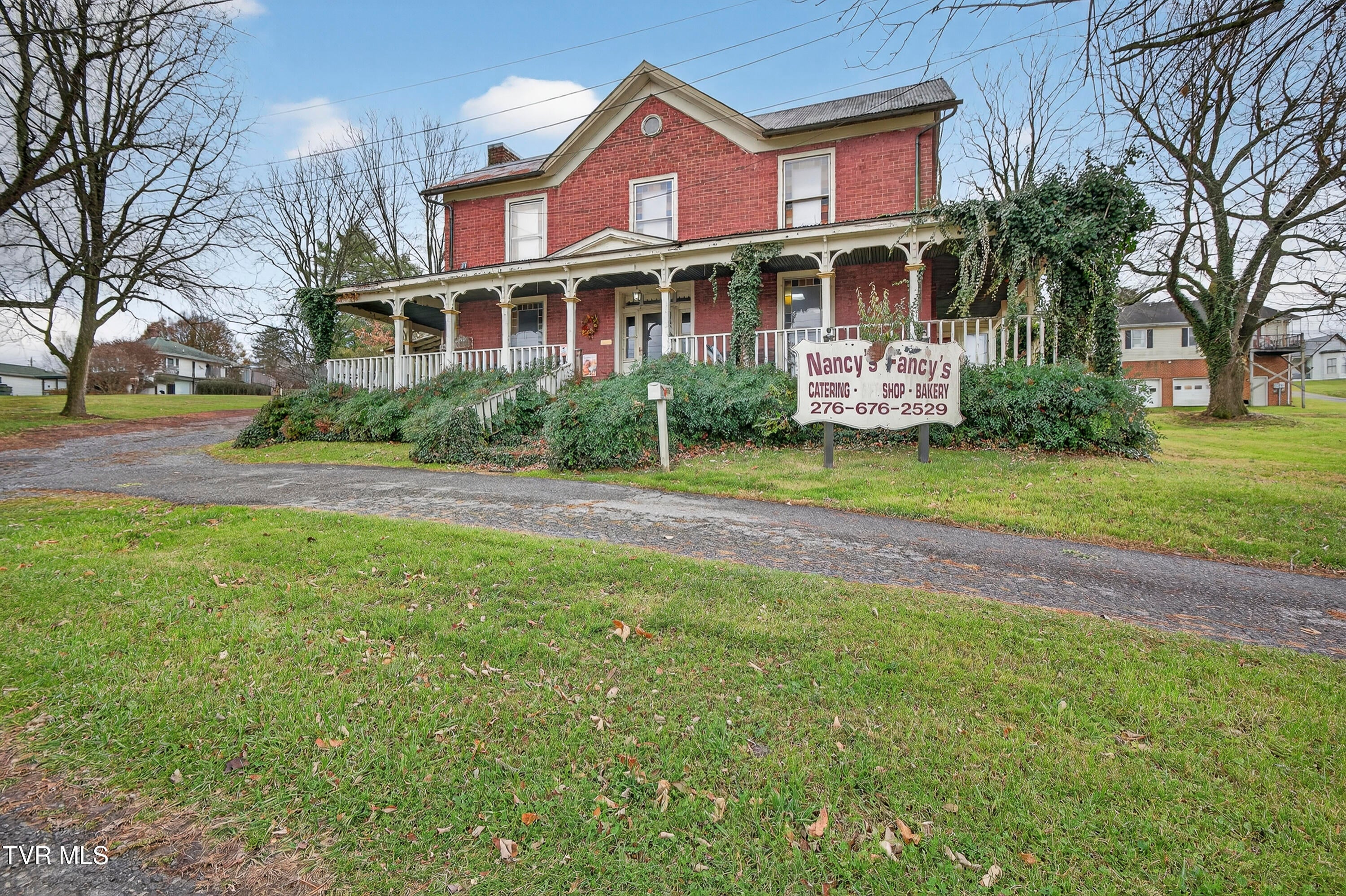302 Southwest Front Street
