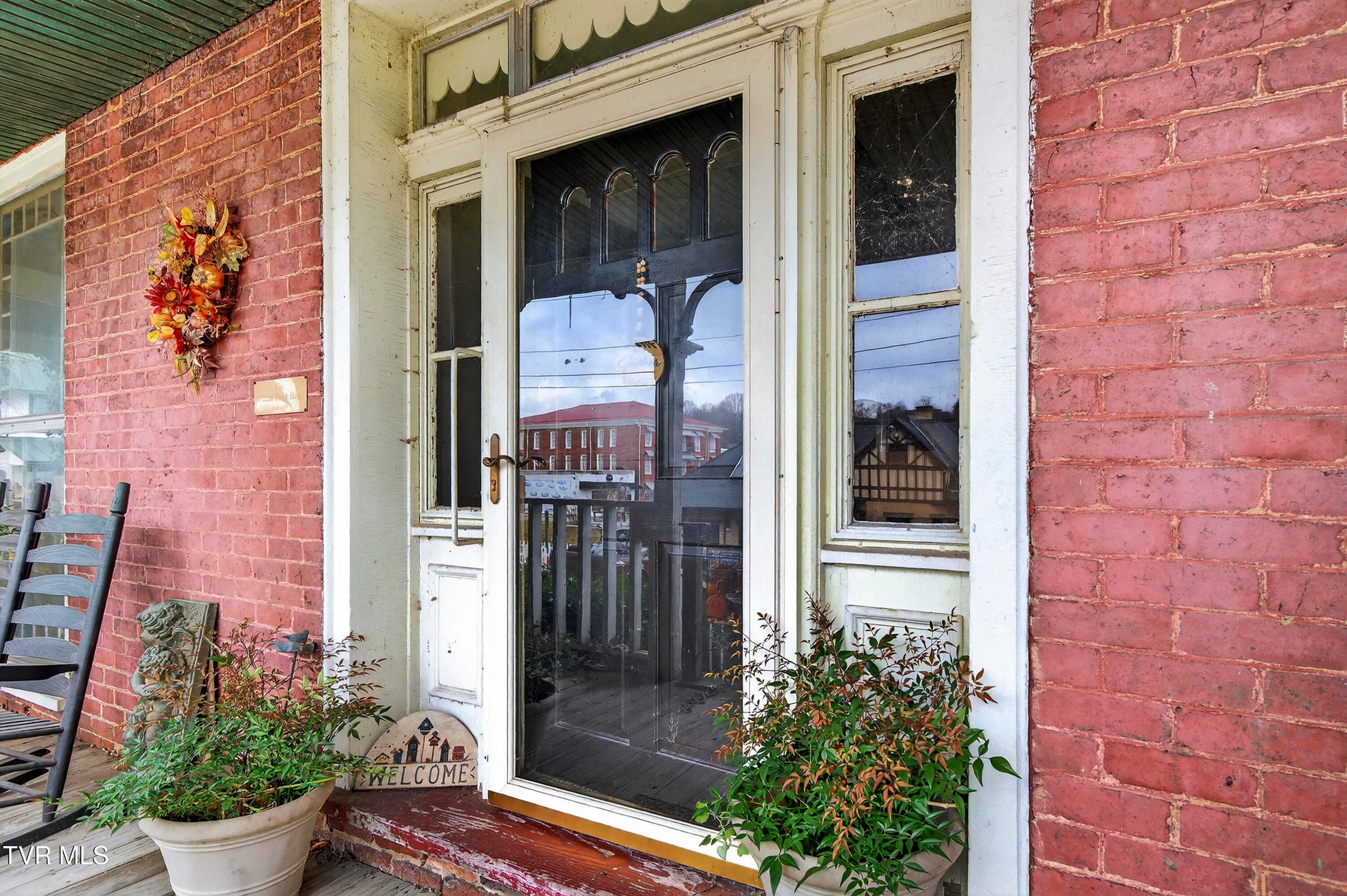 302 Southwest Front Street