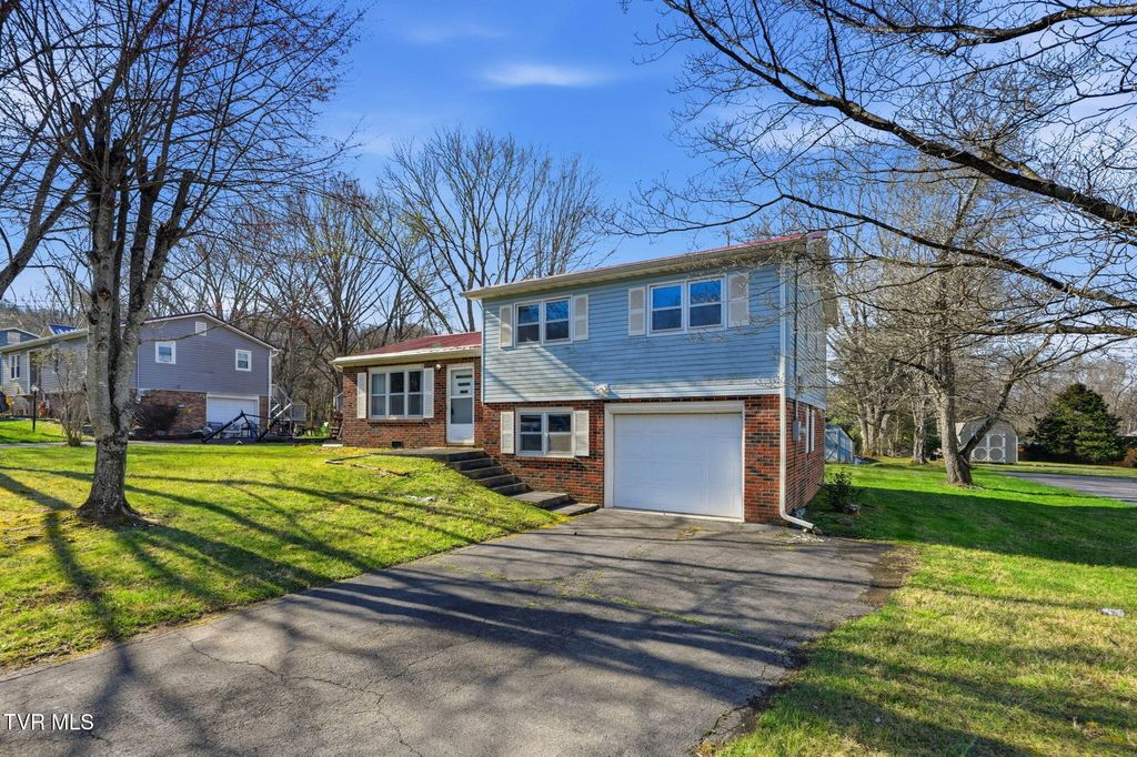 Photo of 2610 Austin Village Boulevard, Johnson City, TN 37601 (MLS # 9992764)