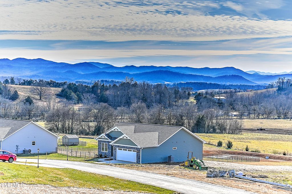 Photo of 115 Red Tail Ridge, Greeneville, TN 37743 (MLS # 9989376)