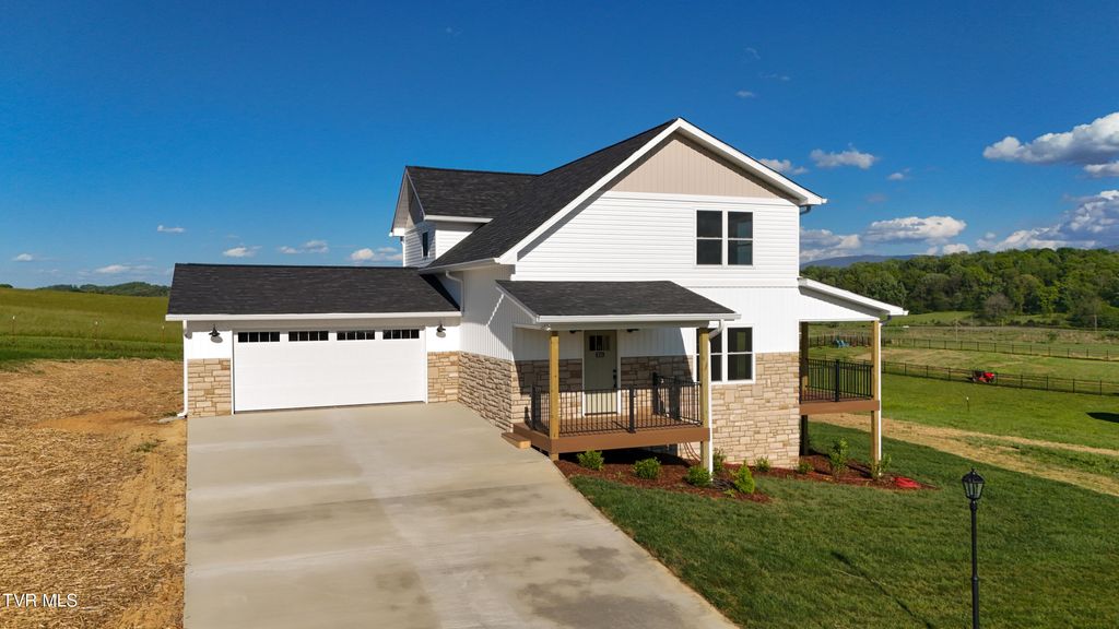 Photo of 115 Red Tail Ridge, Greeneville, TN 37743 (MLS # 9989376)
