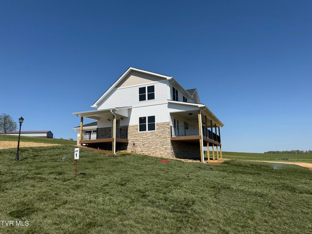 Photo of 115 Red Tail Ridge, Greeneville, TN 37743 (MLS # 9989376)